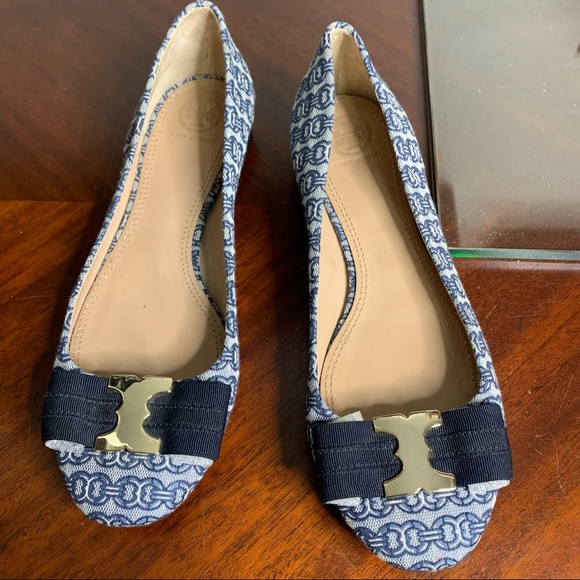 Tory Burch Link Print Textile Buckle Flats - Picture 2 of 12